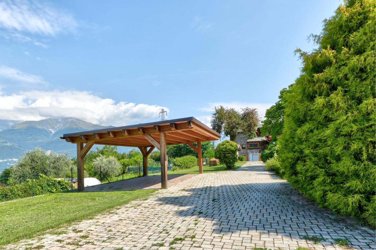 Chalet Con Piscina E Vista Panoramica Colico Exterior foto